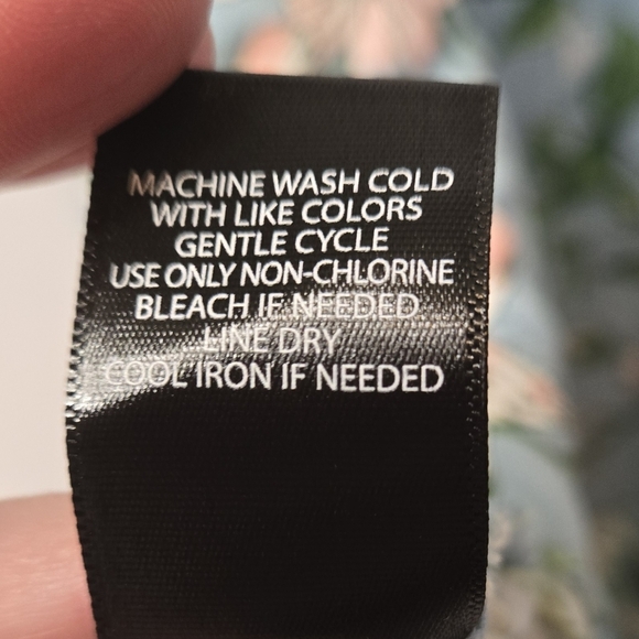 Torrid Size 1 Floral Flutter Short Sleeve Blouse - Picture 5 of 8